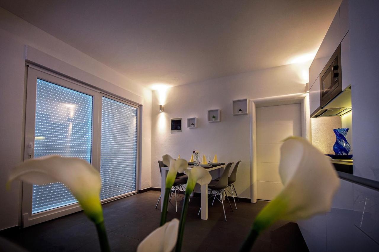 Seaside Apartments With A Swimming Pool Zecevo Rtic, Rogoznica - 8366 Εξωτερικό φωτογραφία